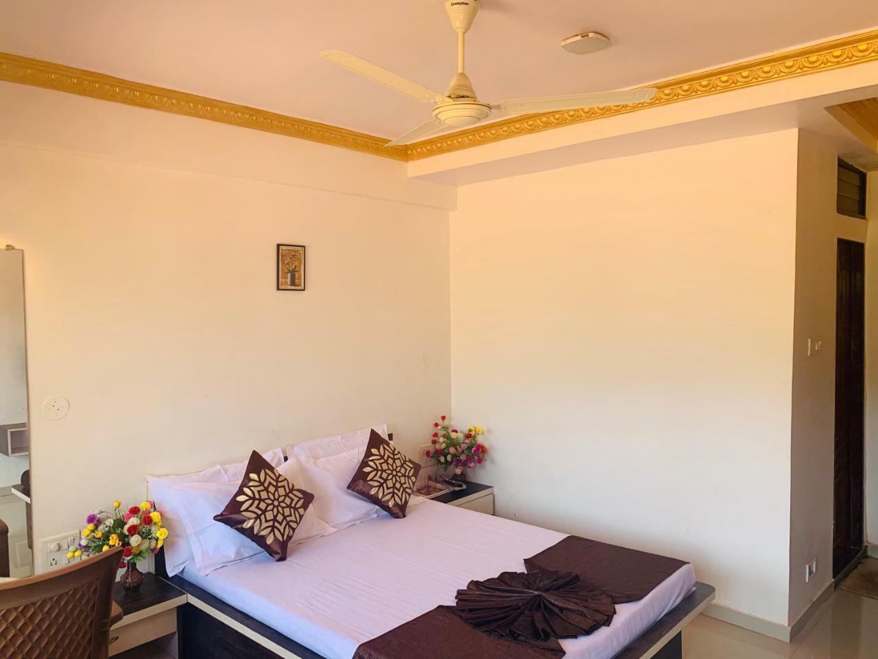 Stay Classy Mahābaleshwar Extérieur photo